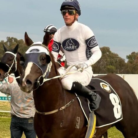 Macchina Volante wins Walgett Cup